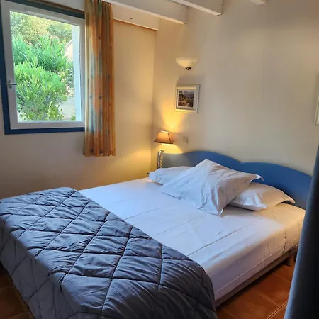 Lagrange Les Mazets De 3*
